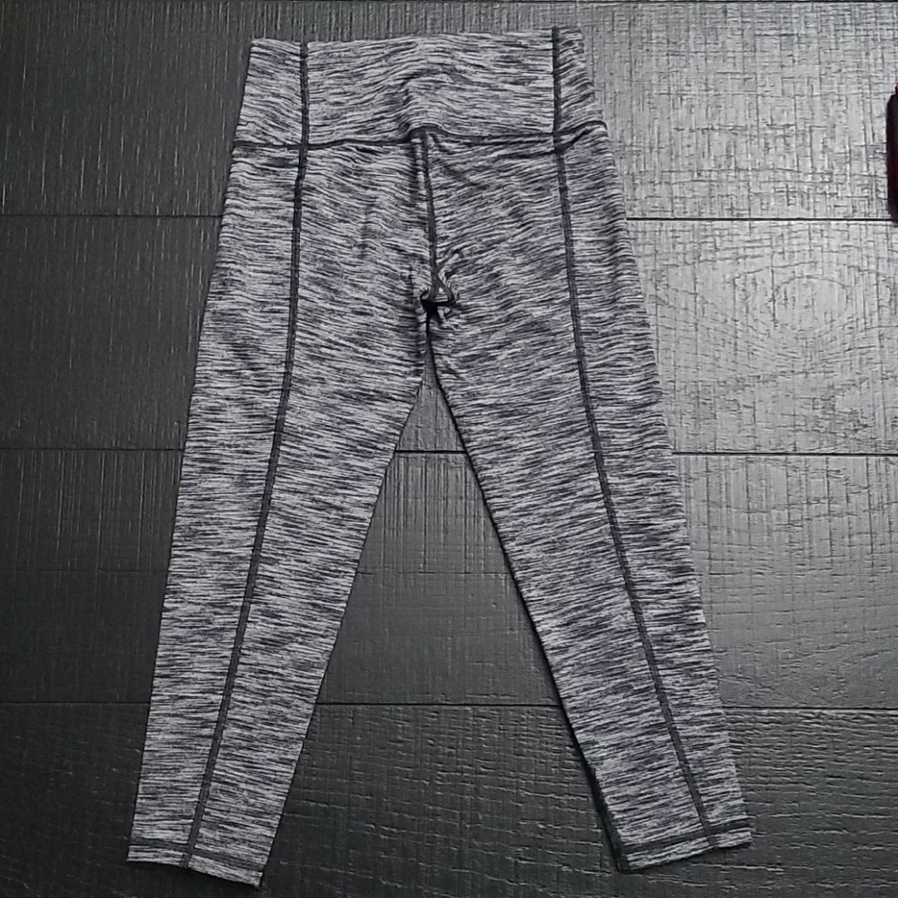 Victoria's Secret Sport Capri - Picture 4 of 7